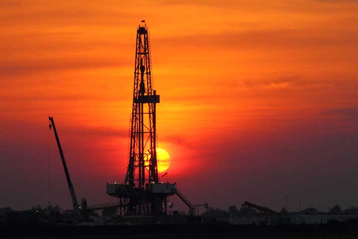 Construction works for oil wells in Rumaila oilfields